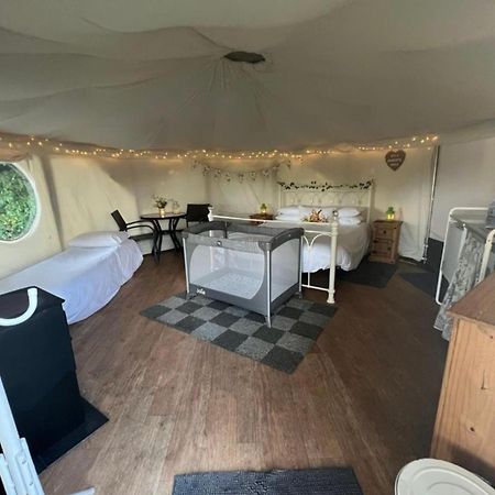 Hotel Old Dairy Farm Glamping Emsworth Exterior foto